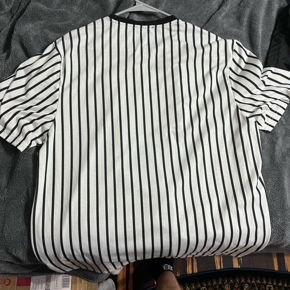 Shein FUTURE tee - Picture 2 of 3